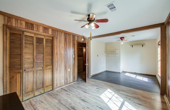 property at 810 Roosevelt St