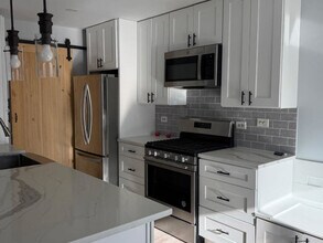 6S018 Steeple Run Dr in Naperville, IL - Building Photo - Building Photo