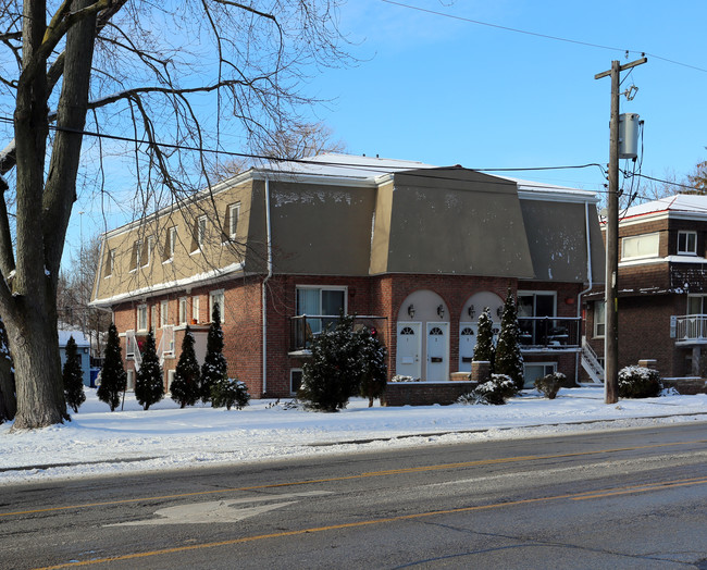 348 Guelph Line in Burlington, ON - Building Photo - Primary Photo