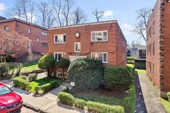 5552 Covode St, Unit 6 in Pittsburgh, PA - Foto de edificio - Building Photo