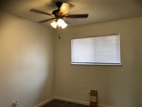2514 W Hemlock Ct, Unit 2518 in Visalia, CA - Building Photo - Building Photo