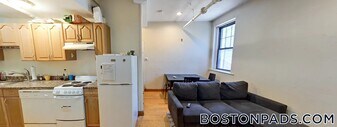 204 Hemenway St in Boston, MA - Building Photo