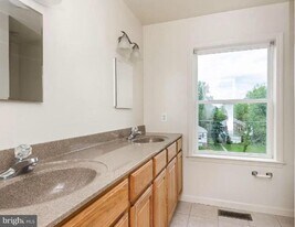 5235 Crowson Ave in Baltimore, MD - Building Photo