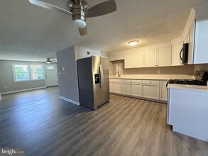 2021 Kelmore Rd in Dundalk, MD - Building Photo - Building Photo