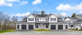 26-3 Regency Cir in Kittery, ME - Building Photo