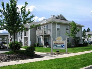 Oak Street in Sandpoint, ID - Foto de edificio