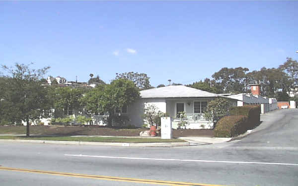 83 Melrose Ave in Pasadena, CA - Foto de edificio - Building Photo