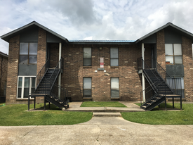 1725 Cedar Lake Dr, Unit B Apartments