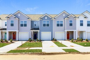 67 Striker Rd in Port Wentworth, GA - Building Photo