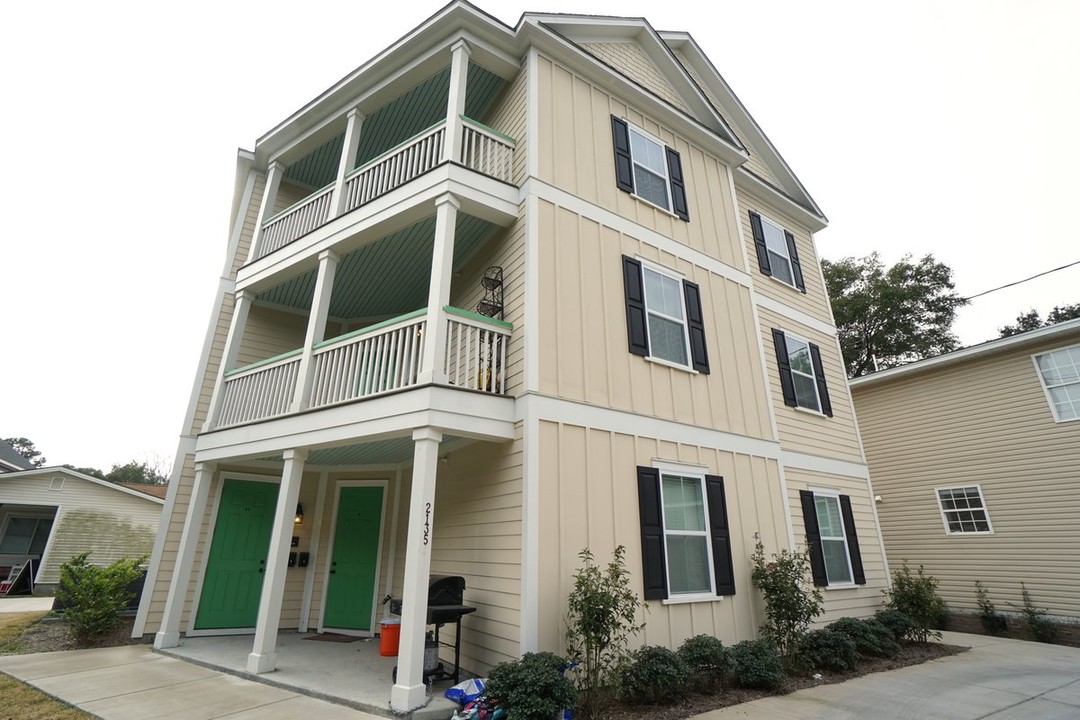 2135 Montford Ave in Charleston, SC - Building Photo