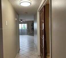 1250 Lincoln Rd in Miami Beach, FL - Building Photo