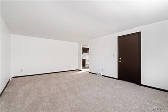 317 Sundridge Dr in Buffalo, NY - Foto de edificio - Building Photo