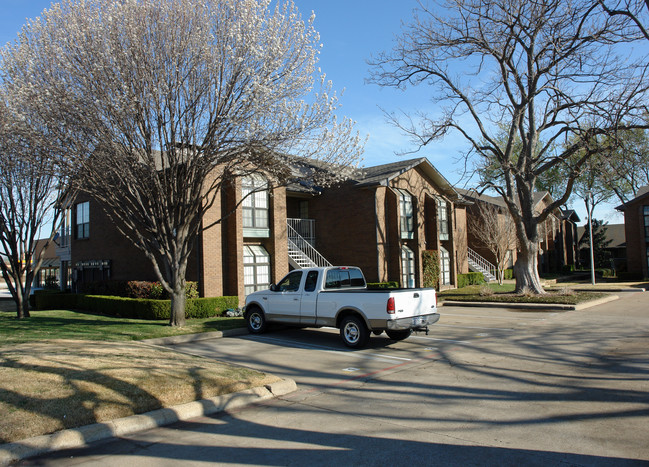 4412 - 4420 Chacha Rd in Garland, TX - Foto de edificio - Building Photo