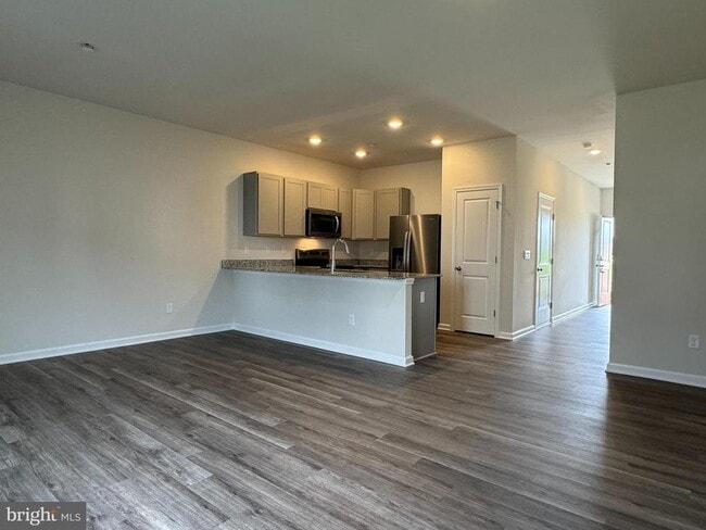 102 Willett Holw St in Stephens City, VA - Building Photo - Building Photo