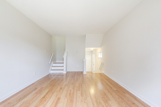 Vanhorne in Toronto, ON - Building Photo - Building Photo