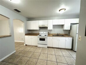 3120 Economy St in Ft. Myers, FL - Building Photo - Building Photo