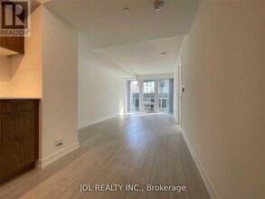60-360 Shuter St in Toronto, ON - Building Photo - Building Photo