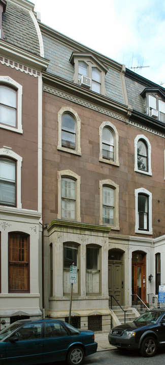 2216 Delancey Pl in Philadelphia, PA - Building Photo