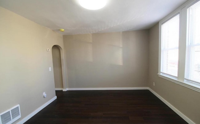 402 N 64th St, Unit 1F