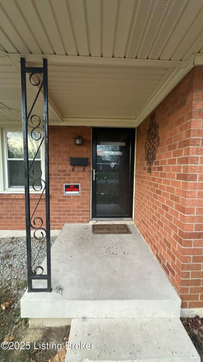 6001 Applegate Ln in Louisville, KY - Building Photo - Building Photo