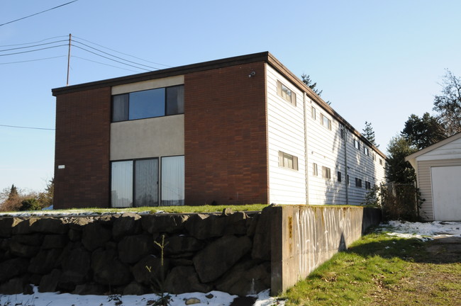 Cascade View Apartments in Tukwila, WA - Building Photo - Building Photo