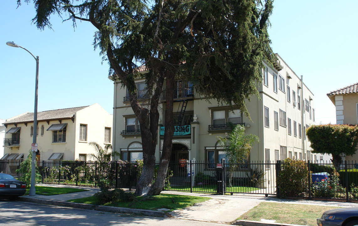 Alexandria Manor in Los Angeles, CA - Building Photo