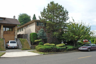 Park Regency in Portland, OR - Building Photo - Building Photo