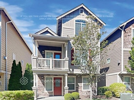 10016 13th Dr SE in Everett, WA - Building Photo