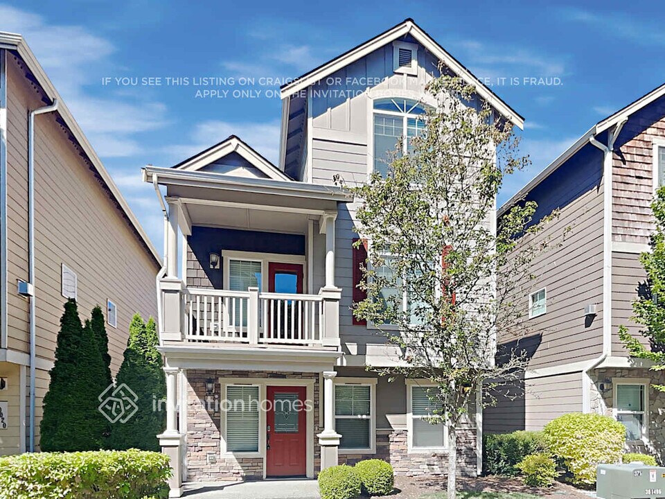 10016 13th Dr SE in Everett, WA - Building Photo