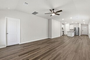 825 Sun Grv Trl in Andice, TX - Building Photo