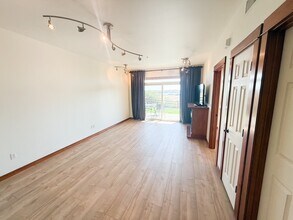 6432 NE Melby Way, Unit 104 in Moses Lake, WA - Foto de edificio - Building Photo