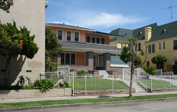 842 S Kingsley Dr in Los Angeles, CA - Foto de edificio - Building Photo