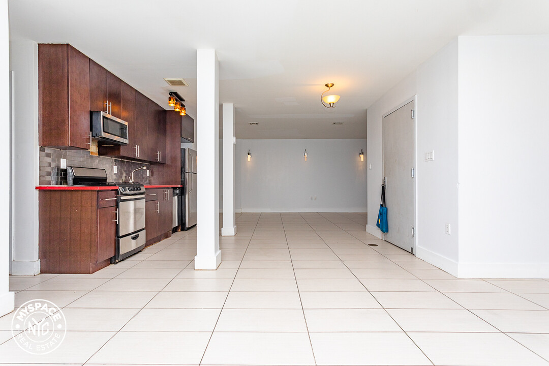 101 Quincy St, Unit B in Brooklyn, NY - Building Photo
