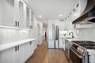 5426 N Western Ave in Chicago, IL - Foto de edificio - Building Photo