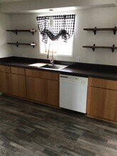 1320 Summers Ln in Klamath Falls, OR - Building Photo - Building Photo