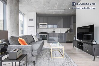 311 W Illinois St in Chicago, IL - Building Photo - Building Photo