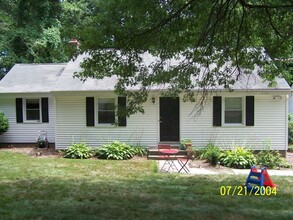 1029 Hartford Tpke in North Haven, CT - Building Photo - Building Photo