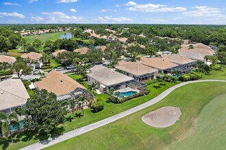 8533 SE Palm Hammock Ln in Hobe Sound, FL - Building Photo - Building Photo