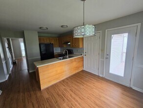 1225 Cobblestone Ln in Clarksville, TN - Building Photo - Building Photo