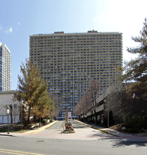 The Colony in Fort Lee, NJ - Building Photo - Building Photo