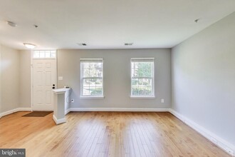 12804 Short Hills Dr in Clarksburg, MD - Building Photo - Building Photo