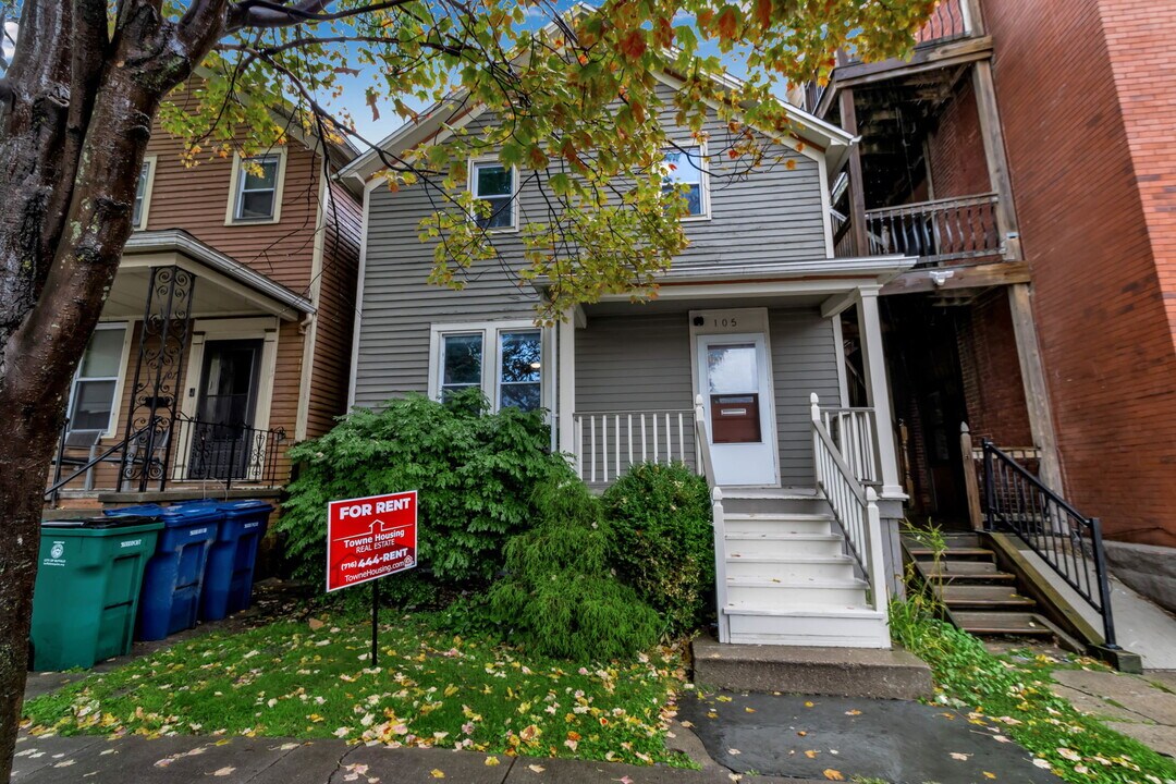 105 Mariner St in Buffalo, NY - Building Photo