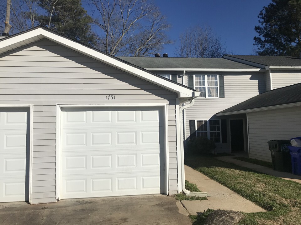 1751 Bob White Ln SE in Conyers, GA - Building Photo