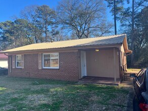 1637 Collier Dr in Midfield, AL - Building Photo - Building Photo
