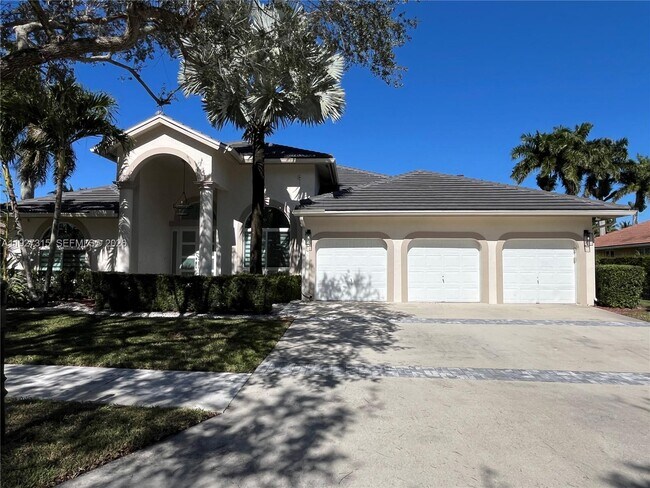 2922 Medinah in Weston, FL - Building Photo - Building Photo