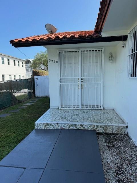3230 SW 27th St in Miami, FL - Building Photo - Building Photo
