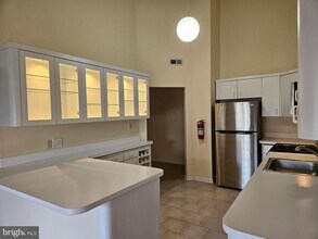 409 Talon Ct in Trenton, NJ - Building Photo - Building Photo