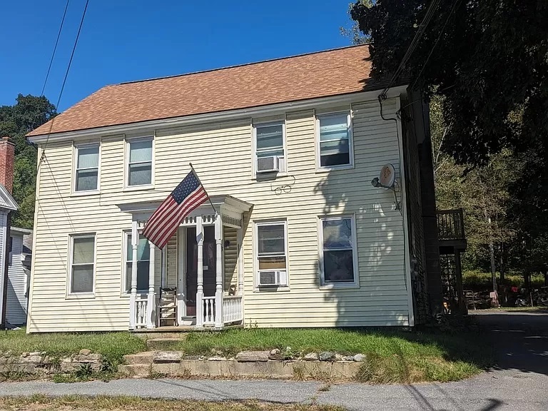 43 Canal St in Hinsdale, NH - Building Photo