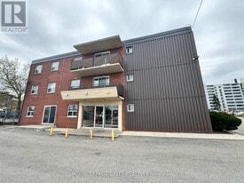 105 Tia Dr in Hamilton, ON - Building Photo