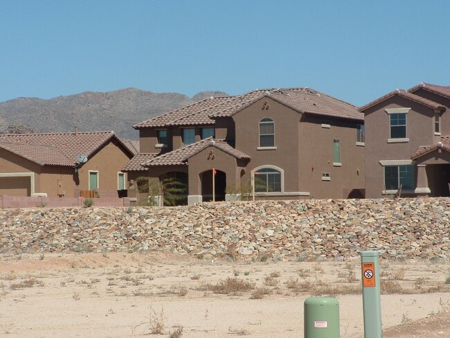 3680 W Scavenger Dr in Marana, AZ - Foto de edificio - Building Photo